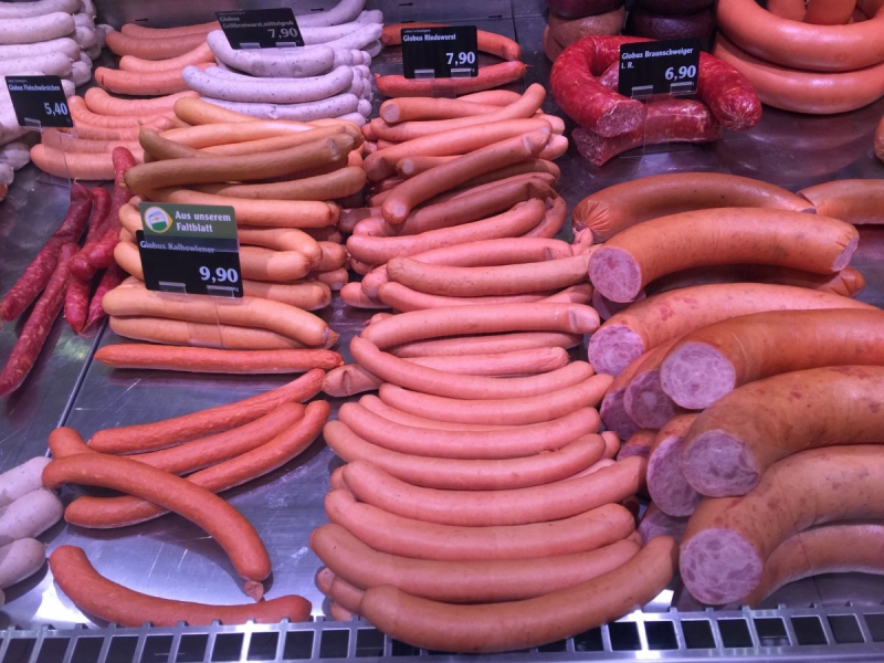 charcuterie-GAREOULT-min_sausages_meat_butchery-1069321